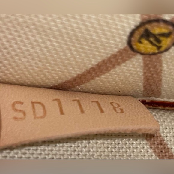 LOUIS VUITTON SIGNATURE LV MONOGRAM TRUNK NEVERFULL WRISTLET POUCH CLUTCH RARE - Picture 5 of 14